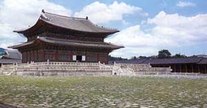 Кынчжончжон, тронный зал дворцового комплекса Кенбоккун